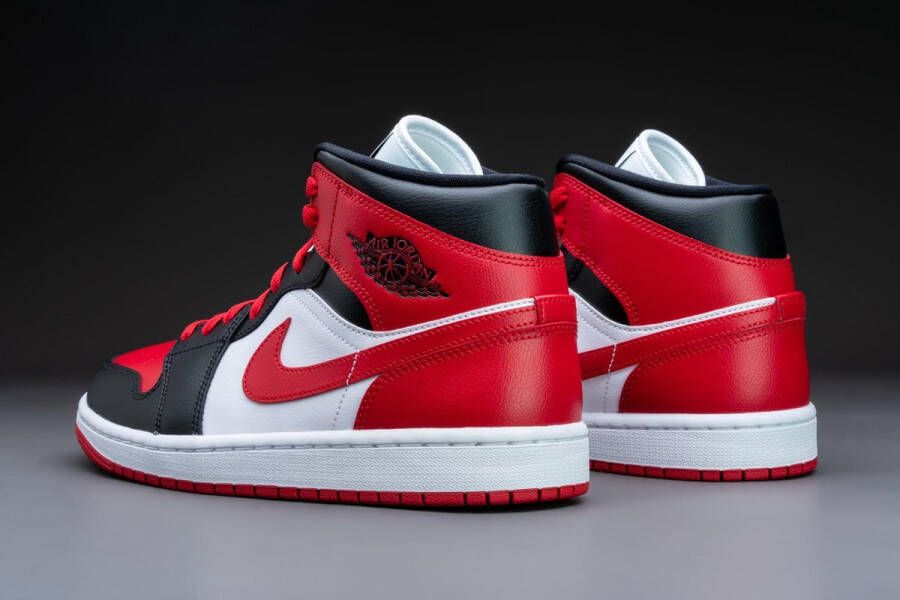 Nike Air Jordan 1 Mid Bred Toe (W) BQ6472-079 BRED Zwart Rood Schoenen