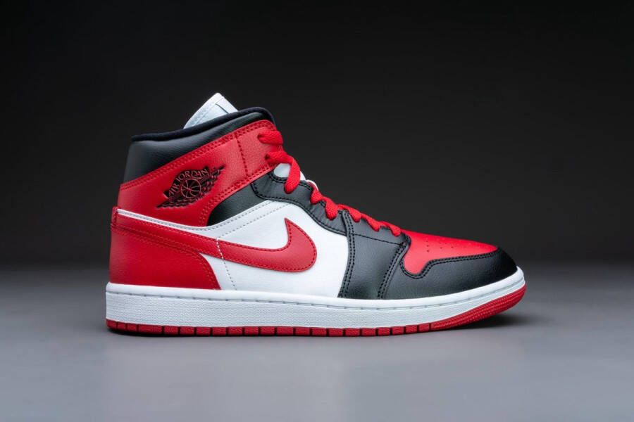 Nike Air Jordan 1 Mid Bred Toe (W) BQ6472-079 BRED Zwart Rood Schoenen