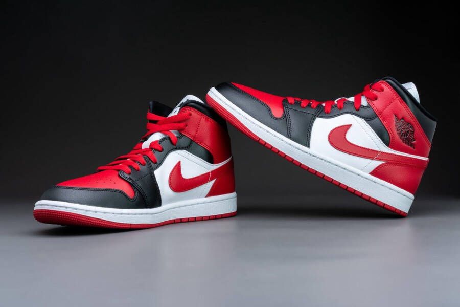 Nike Air Jordan 1 Mid Bred Toe (W) BQ6472-079 BRED Zwart Rood Schoenen
