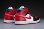 Jordan Wmns Air 1 Mid Basketball Schoenen black gym red white maat: 40.5 beschikbare maaten:36.5 37.5 38.5 39 40.5 41 42 - Thumbnail 11