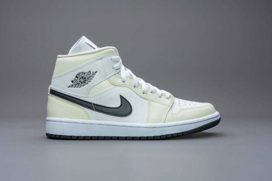 Nike Air Jordan 1 Mid Coconut Milk (W) BQ6472-121 Kleur als op foto Schoenen
