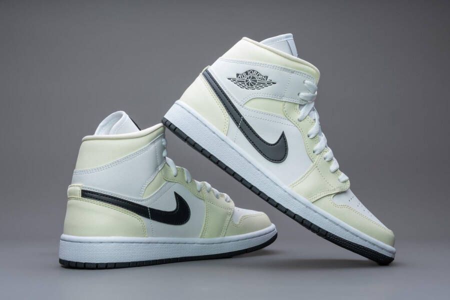 Nike Air Jordan 1 Mid Coconut Milk (W) BQ6472-121 Kleur als op foto Schoenen