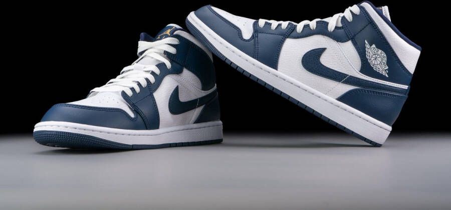 Nike Air Jordan wmns Nike Air Jordan 1 Mid White Metallic Gold Obsidian 554724 - Foto 5
