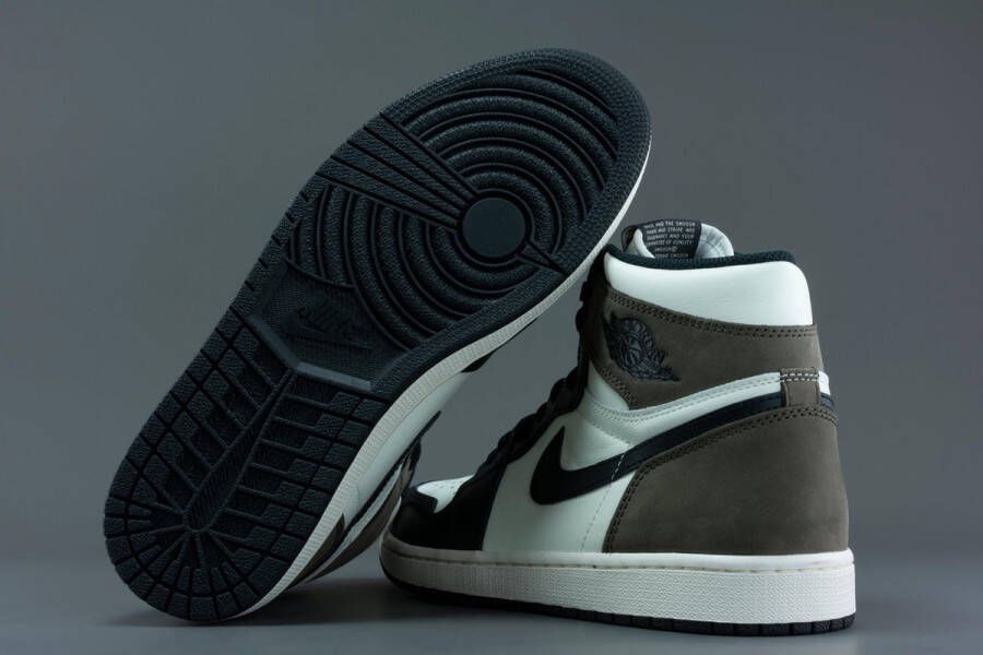 Nike Air Jordan 1 Retro High OG Dark Mocha