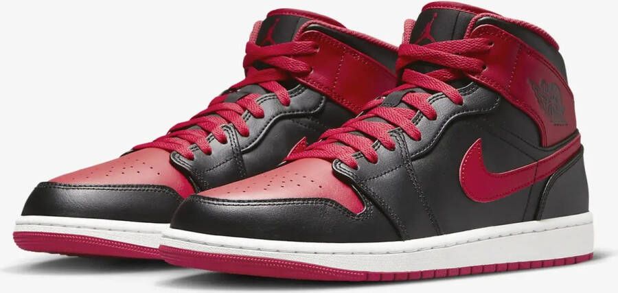 Nike Air Jordan Mid Zwart Wit Fire Red Sneaker DQ8426