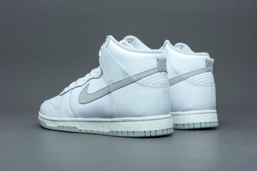 Nike Dunk High Neutral Grey (W) DD1869-111 GRIJS Schoenen