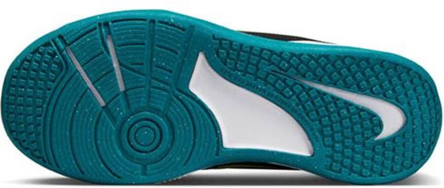 Nike Omni Multi-Court Zaalschoenen voor kids Zwart - Foto 3
