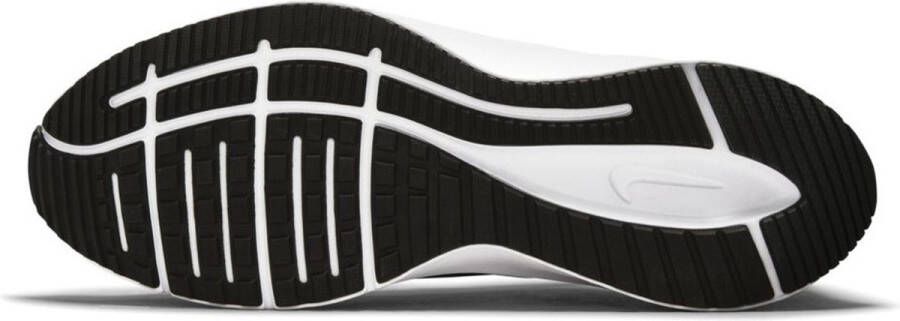 Nike Quest 4 Sportschoenen Mannen zwart wit