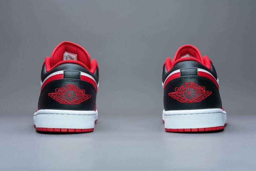 Nike Sneakers Air Jordan 1 Low Bulls