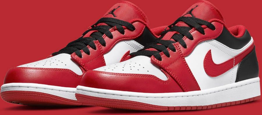 Nike Sneakers Air Jordan 1 Low Bulls