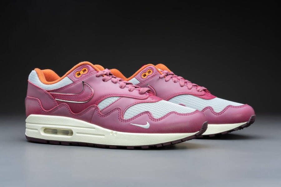 Nike Sneakers Air Max 1 Patta Waves Rush Maroon