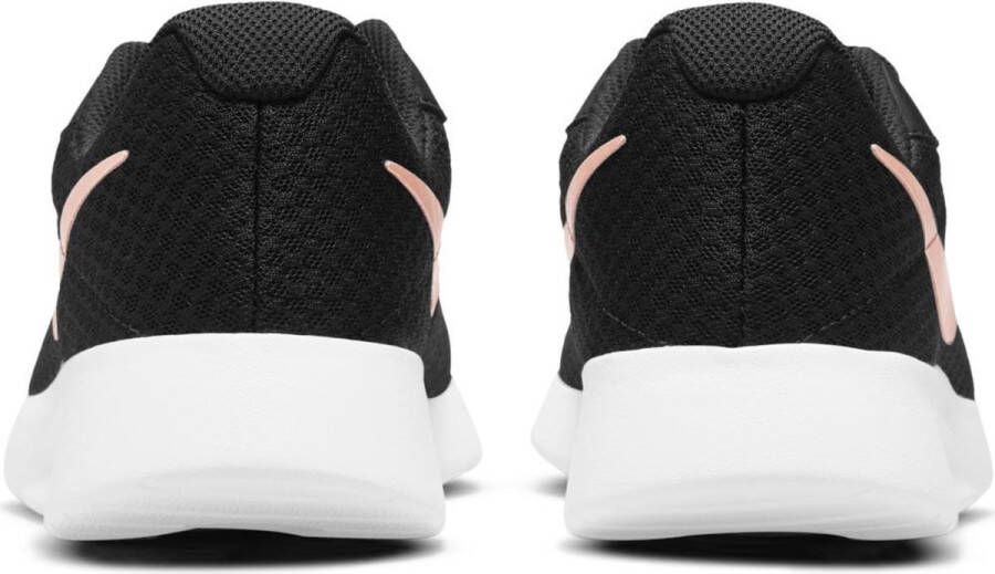 Nike tanjun zwart 2025 goud