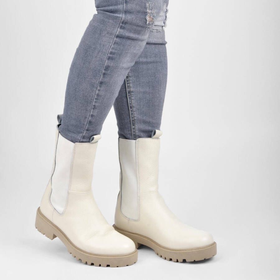 PS Poelman Dames BOND Leren Chunky Instappers Chelsea Enkellaarzen met Profielzool en Elastiek Wit Crème