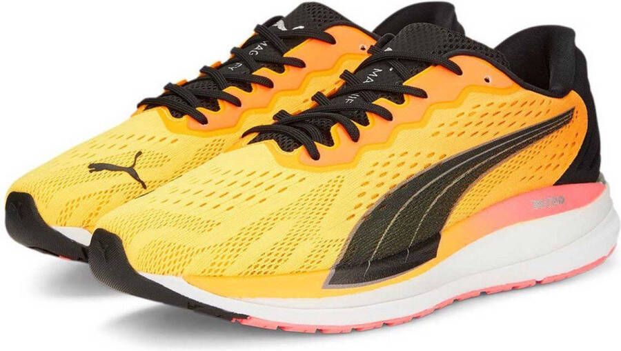 PUMA Magnify Nitro Surge Hardloopschoenen Geel Man