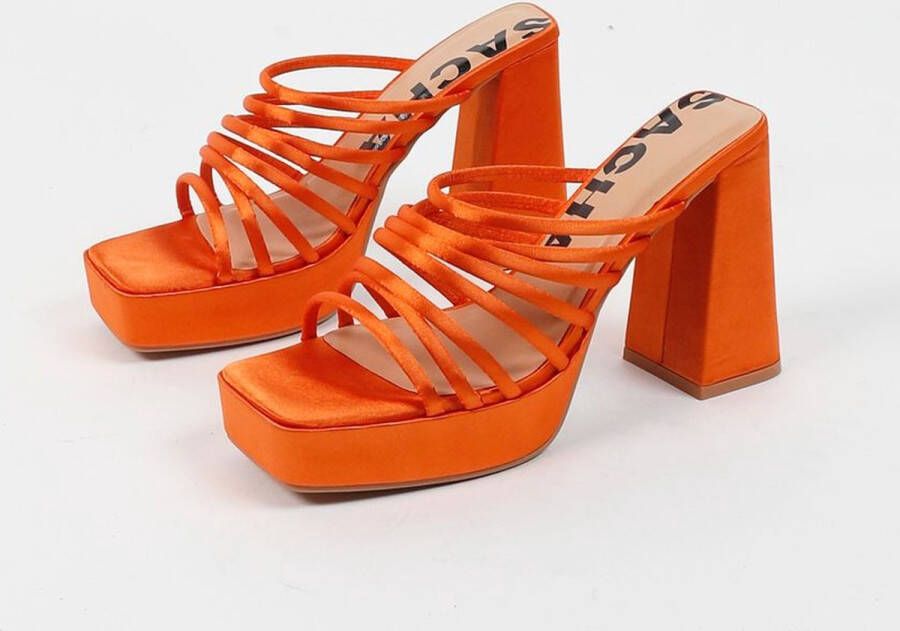 Sacha Dames Oranje satin sandalen met plateau hak