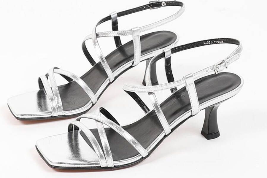 Sacha Dames Zilverkleurige metallic sandalen met trechterhak - Foto 9