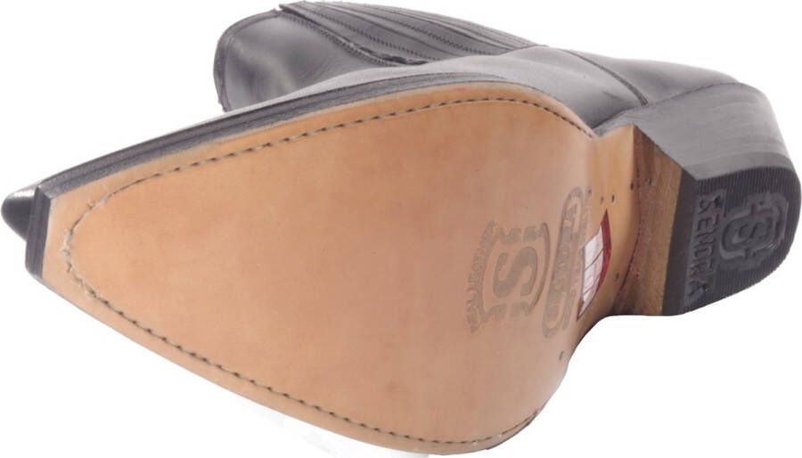 Sendra boots 2581 Cuervo Zwart Handgemaakt Cowboy Western Heren Enkel Laars Spitse Neus Beetje Schuine Hak Sierstiksels op de Wreef Jodhpur Sluiting Echt Leer