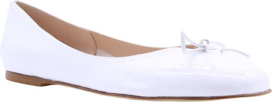 Status Ballerina White