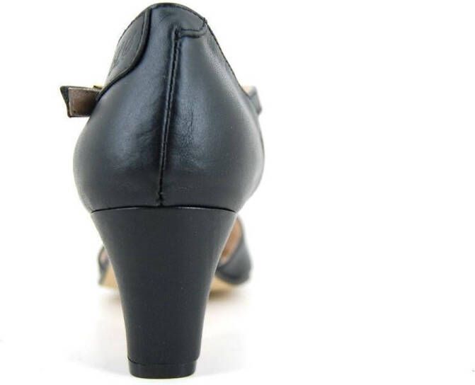 Stravers Kleine Maten Schoenen Stravers Pumps met Bandje Zwart Leer. Kleine Maten T-band Tussenhakken