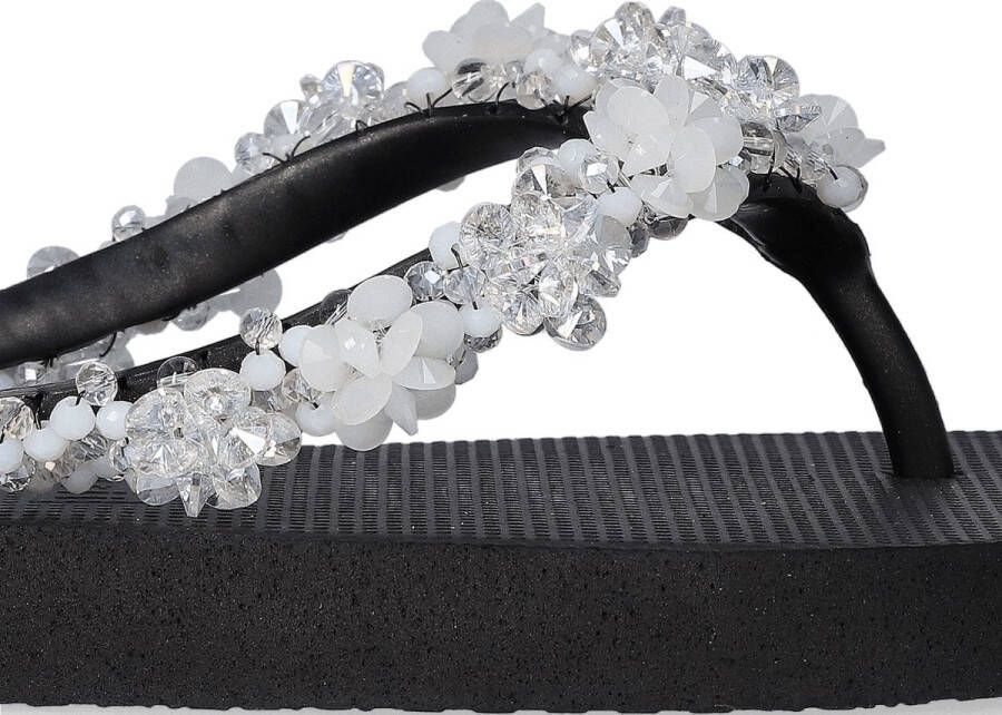 Uzurii Precious Bloom White Dames Slippers Black