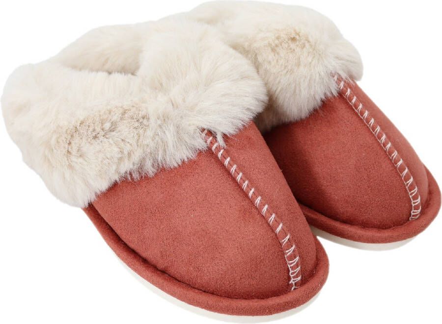 Rode dames pantoffels met nepbont Sloffen rood met nepbonte voering Dames slippers met nepbont Antislip zool! Nepbonte binnenkant voor maximaal comfort!