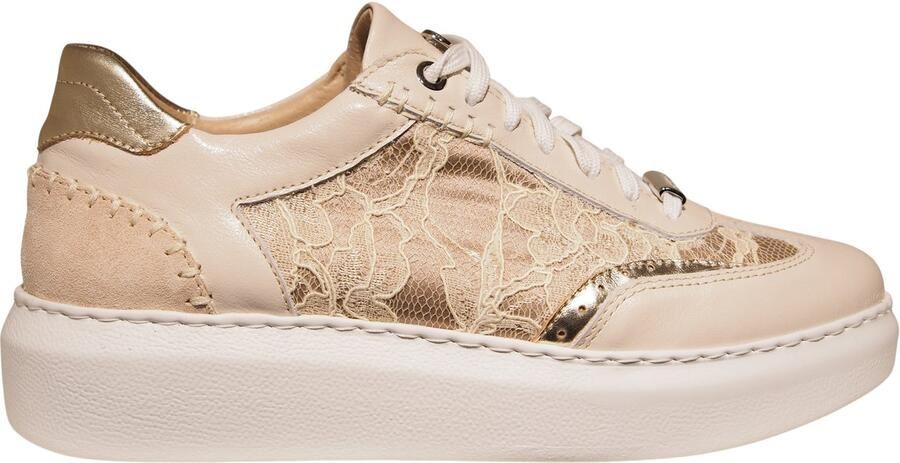 Footnotes beige lakleren dames sneakers met kant Claire