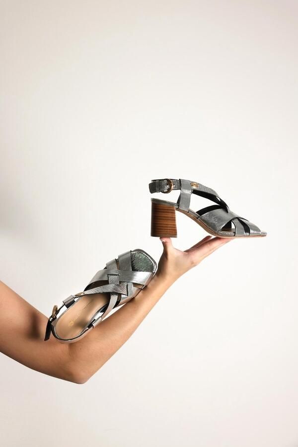 Fred de la Bretoniere Giada Cross Sandaal Mirror Zilver