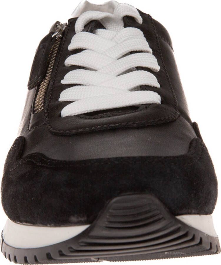 Gabor Zwarte damessneakers met vetersluiting