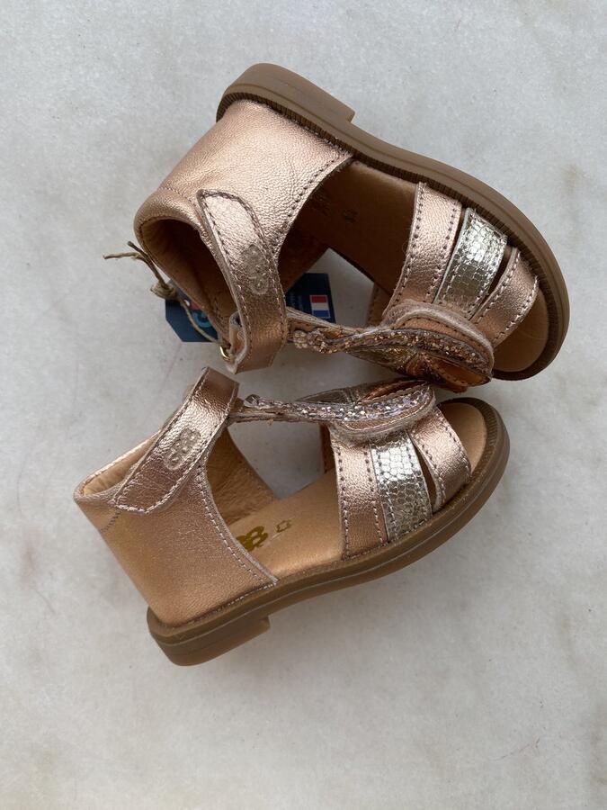 Gbb meisjessandaal met hiel en velcro