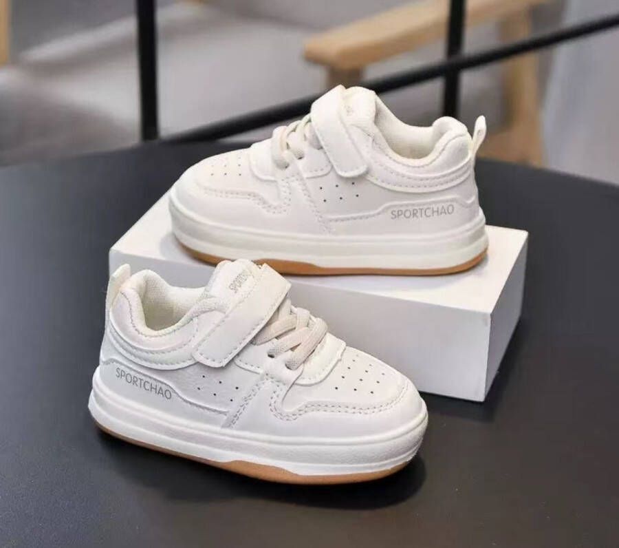 Geen merk. TK-S Kinderschoentjes klittenband met veter wit