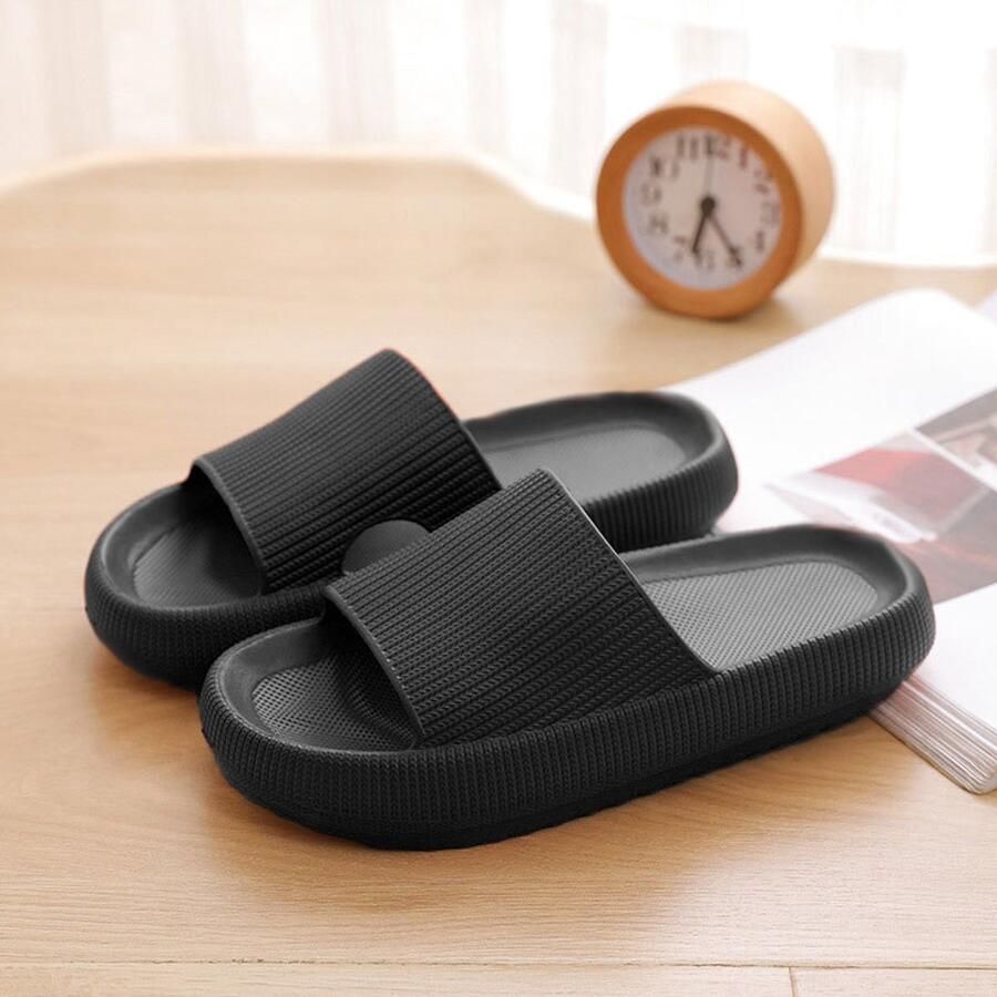 Geweo Slippers Badslippers EVA Badslippers Unisex Anti-Slip en Stevig Voetbed Anti-lawaai-Antibacterieel Anatomisch Licht & Flexibel Massage-effect-voor in de zomer en voor binnen en buitenv Black