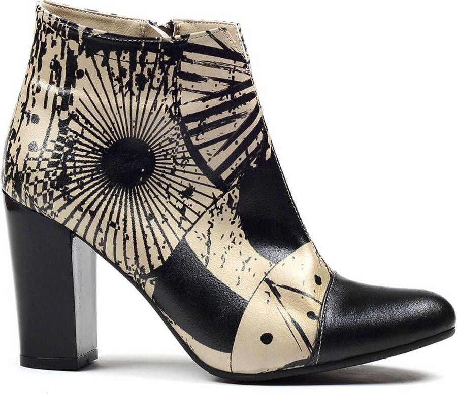 GOBY Monochrome Muse Enkellaarsjes Handmade Vegan Leer Dames