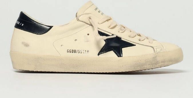 Golden Goose Fashionable Low-Top Sneakers with Star Accent and Lace-Up Closure