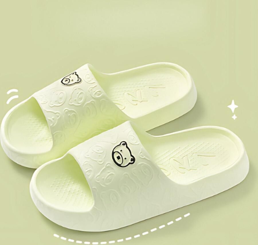 Groene Slippers Zomer Cartoon Beer Antislip Sandalen Platte Bad Slides Paar Strand Cartoon Slippers