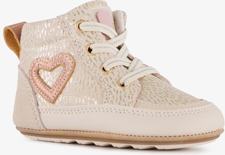 Groot babyschoenen meisje goud met hartje In cadeauverpakking