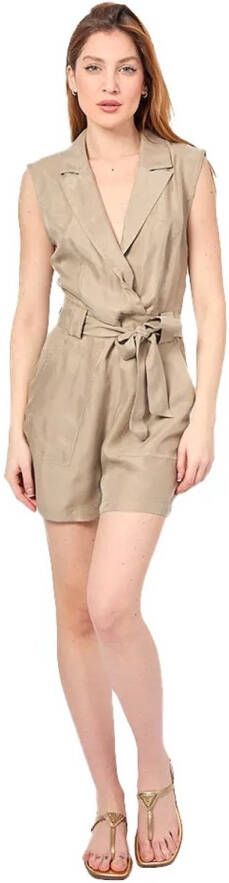 GUESS Luxe A