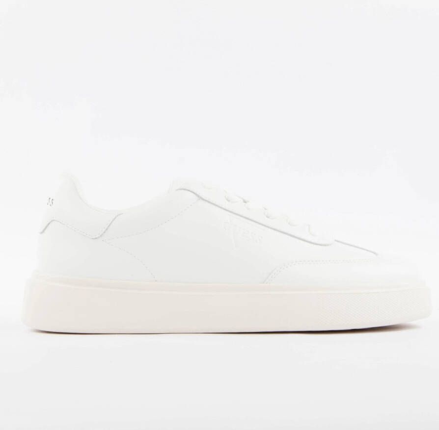 GUESS monogramme