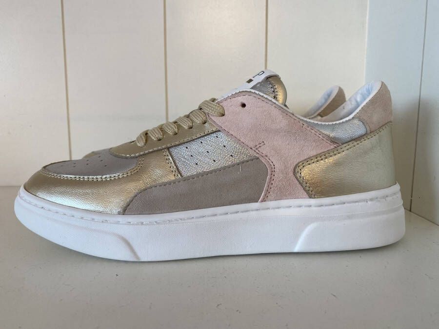 Hip sneaker