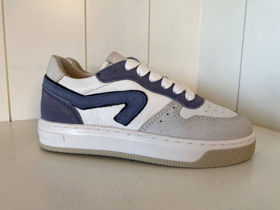Hip sneaker