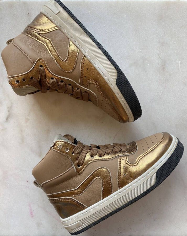 Hip sneaker goud
