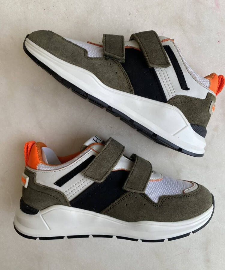 Hip sneaker velcro