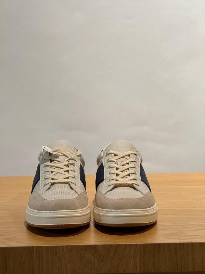Hogan sneakers beige met fijne perforatie en donkerblauwe zijband voor heren