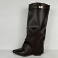 Hoge leatherlook laarzen met gespje en lage hak bruin - Bruin