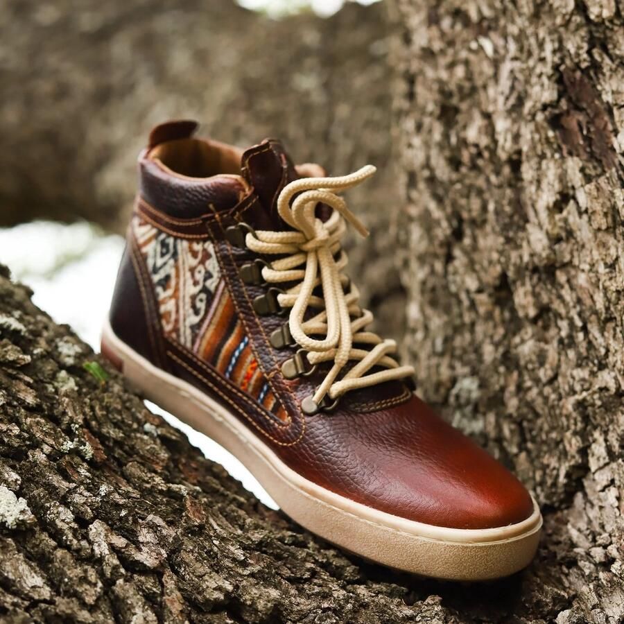 Inkkas Brown Leather Camping Boot dames sneaker– bruine leren hiking sneaker met handgeweven Peruaanse textiel inleg comfortabele wandelschoen