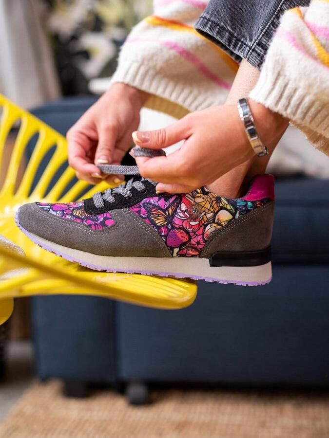 Inkkas Chanterelle dames sneaker comfortabele kleurrijke Vegan sneaker met paddenstoelenprint goud geel zwart grijs