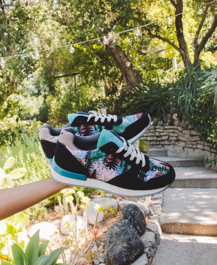 Inkkas Idyllic Ace Low Top sneaker comfortabele suède low top sneaker geïnspireerd op de diven turquoise wit beige