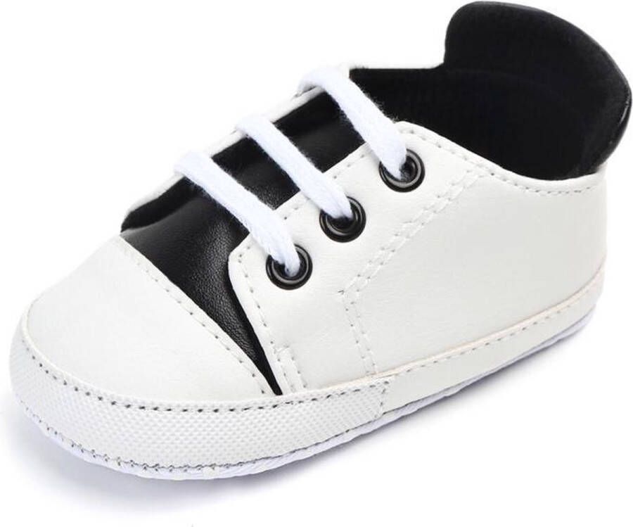 Jodeledokie Witte gympen met zwart accent PVC Zachte zool 12 tot 18 maanden