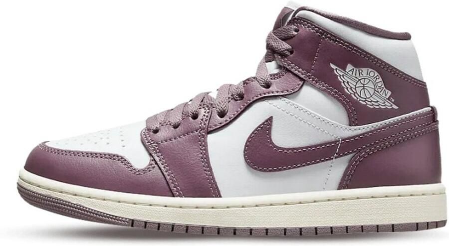 Air Jordan 1 Mid 'Sky J Mauve' ( s) BQ6472-050 kleur als op de foto paars gebroken wit sneakers hoog ssneakers
