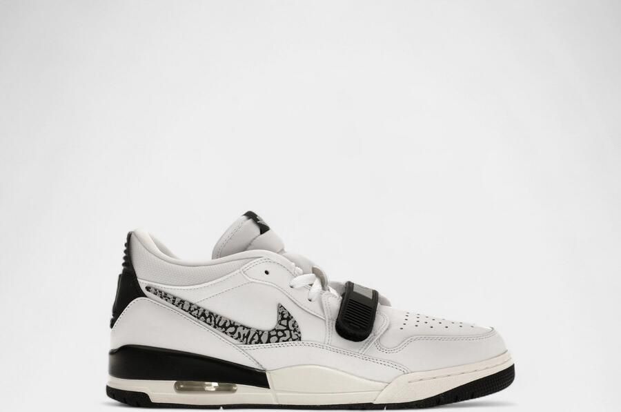 Nike Lage Sneakers Jordan Legacy 312 Low White Black Elephant Swoosh