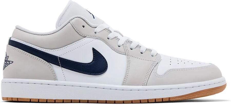 Jordan Air 1 Mid Low Air 1 in beige formaten: 47.5